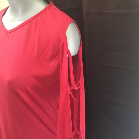 Long Sleeve Top with Crisscross Sleeve Pattern - Picture 5 of 7